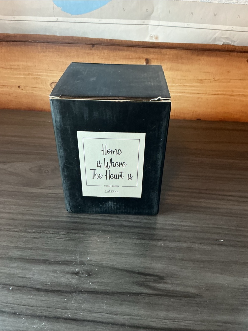 LaLeena "Home is Where The Heart is" White Ocean Breeze Scented Pillar Candle - Picture 4 of 10